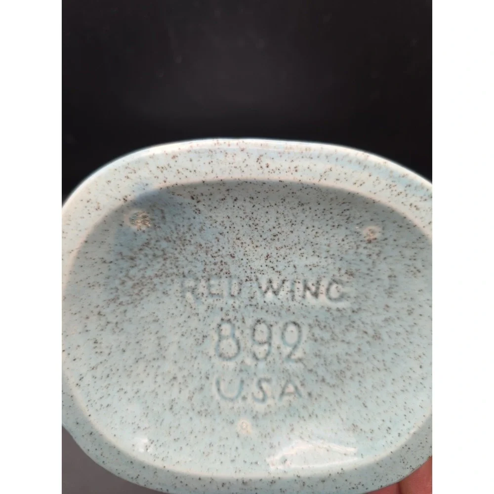 Vintage RED WING Pottery Art Deco Fan/Shell Vase #892-Blue w/Brown Specks-7 1/2